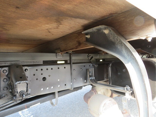 三菱ふそうキャンター平ボディ小型（2t・3t）[写真31]