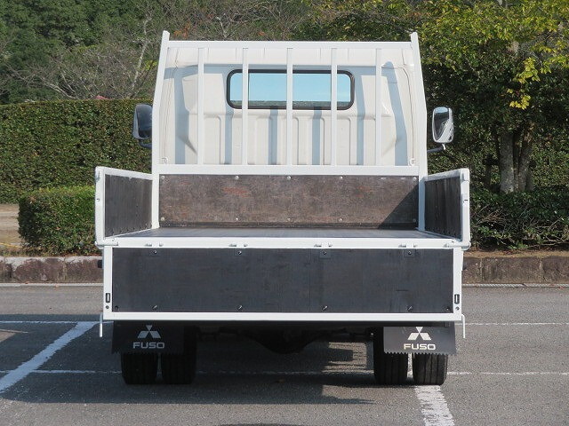 三菱ふそうキャンター平ボディ小型（2t・3t）[写真08]