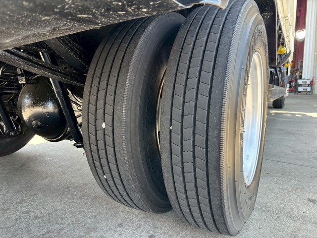 日野レンジャー平ボディ中型（4t）[写真24]