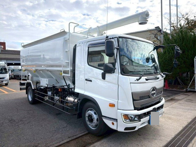 中古レンジャーバルク車（粉粒体運搬車）