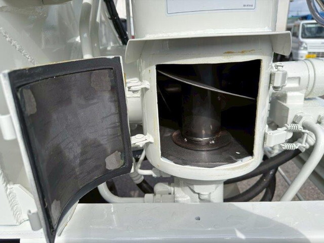 日野レンジャーバルク車（粉粒体運搬車）増トン（6t・8t）[写真14]