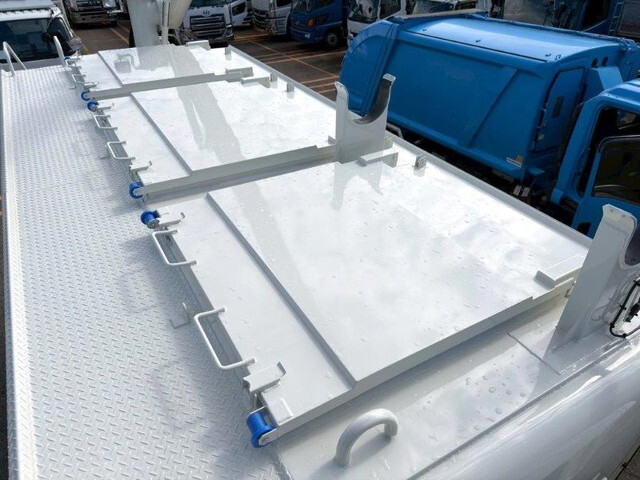 日野レンジャーバルク車（粉粒体運搬車）増トン（6t・8t）[写真15]