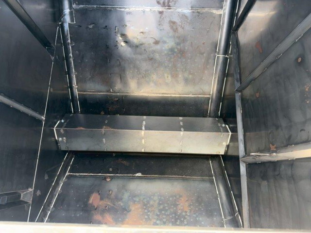 日野レンジャーバルク車（粉粒体運搬車）増トン（6t・8t）[写真16]