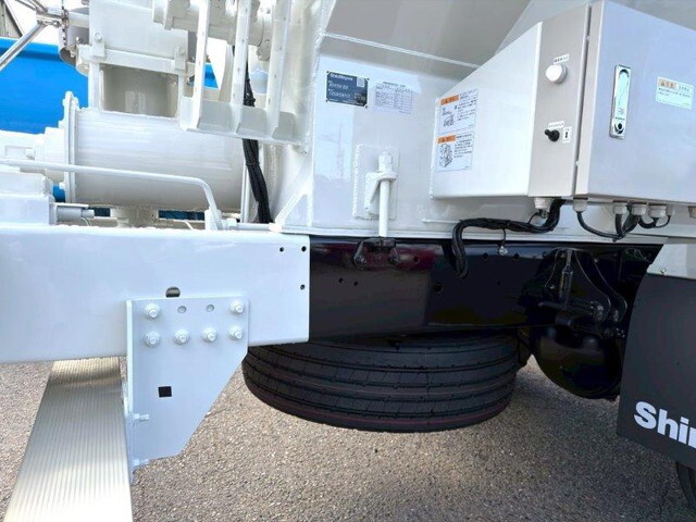 日野レンジャーバルク車（粉粒体運搬車）増トン（6t・8t）[写真18]