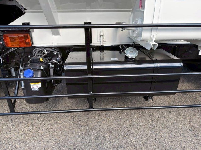 日野レンジャーバルク車（粉粒体運搬車）増トン（6t・8t）[写真20]