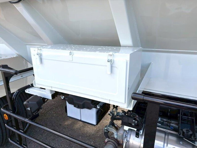 日野レンジャーバルク車（粉粒体運搬車）増トン（6t・8t）[写真21]