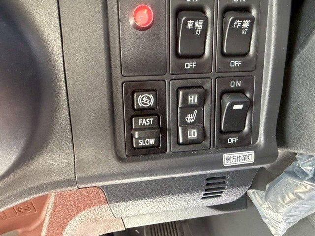 日野レンジャーバルク車（粉粒体運搬車）増トン（6t・8t）[写真23]