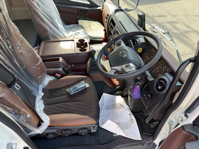 日野レンジャーバルク車（粉粒体運搬車）増トン（6t・8t）[写真25]