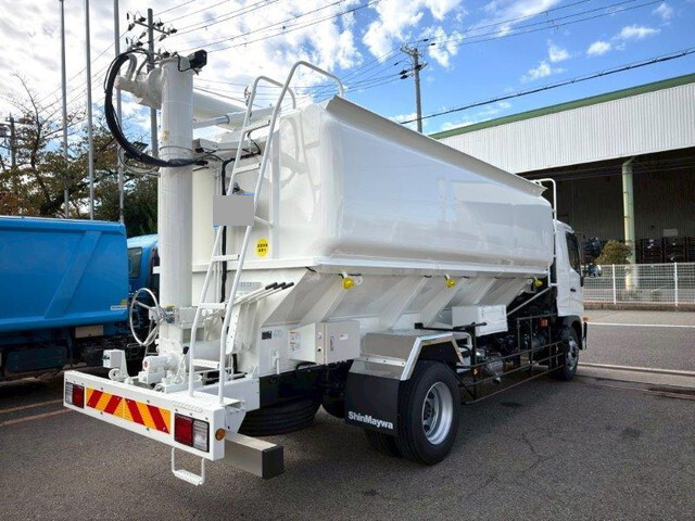 日野レンジャーバルク車（粉粒体運搬車）増トン（6t・8t）[写真04]