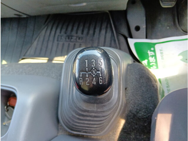 いすゞフォワード冷凍車（冷蔵車）中型（4t）[写真13]