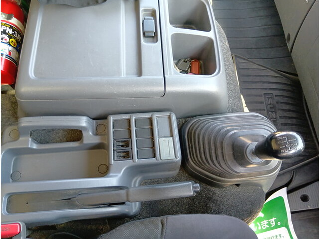 いすゞフォワード冷凍車（冷蔵車）中型（4t）[写真14]