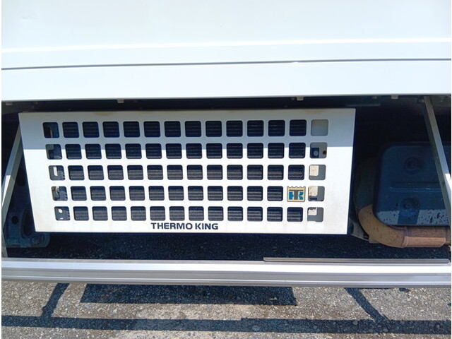 いすゞフォワード冷凍車（冷蔵車）中型（4t）[写真16]