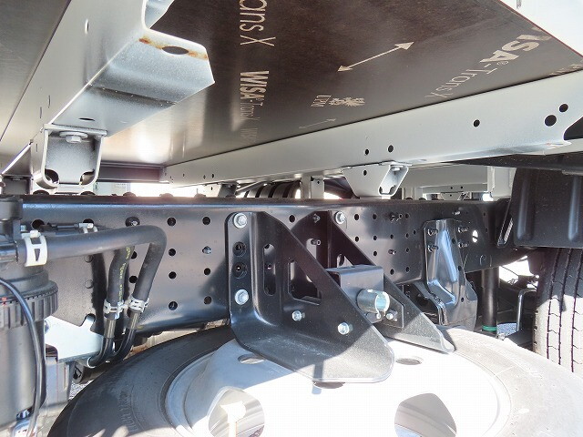 日野デュトロ平ボディ小型（2t・3t）[写真23]