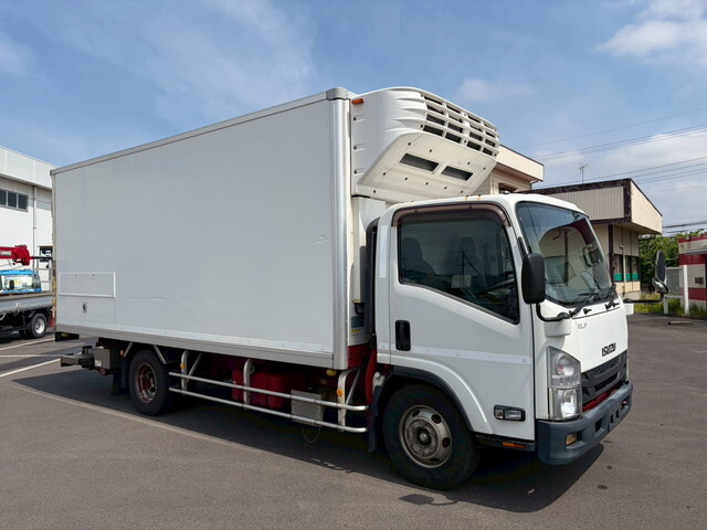 いすゞエルフ冷凍車（冷蔵車）小型（2t・3t）[写真01]