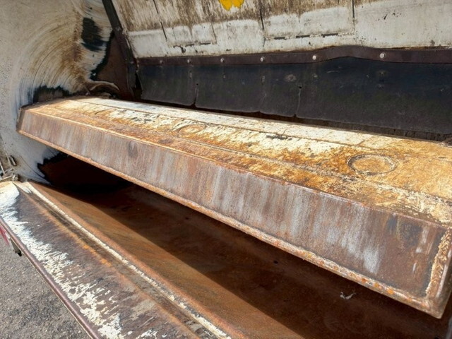 日野レンジャーパッカー車（塵芥車）中型（4t）[写真14]