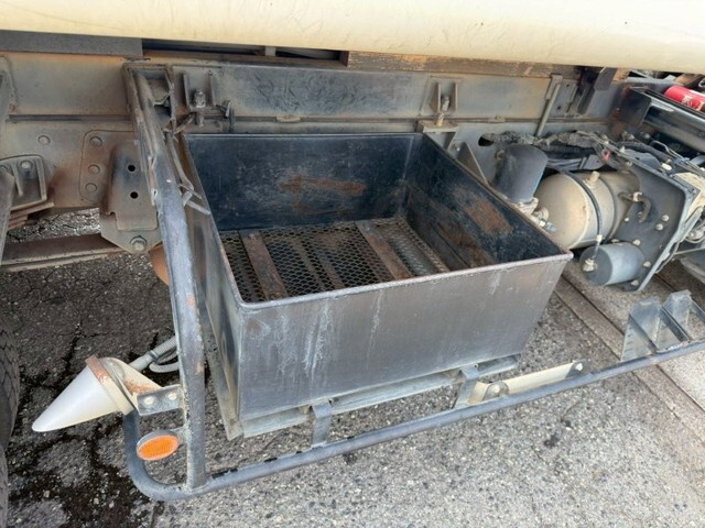 日野レンジャーパッカー車（塵芥車）中型（4t）[写真26]