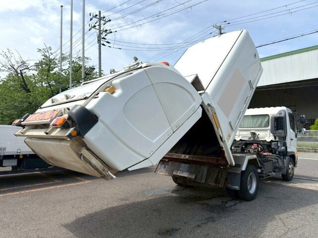 日野レンジャーパッカー車（塵芥車）中型（4t）[写真08]