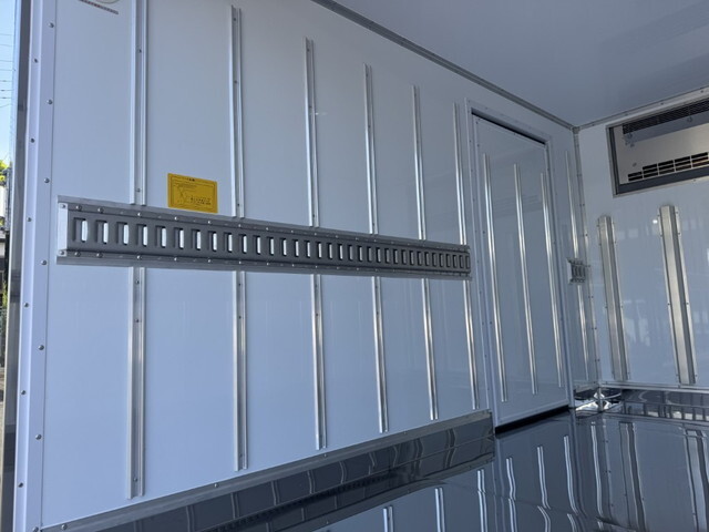 三菱ふそうキャンター冷凍車（冷蔵車）小型（2t・3t）[写真10]