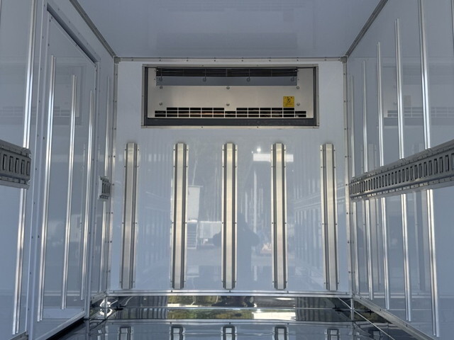 三菱ふそうキャンター冷凍車（冷蔵車）小型（2t・3t）[写真13]