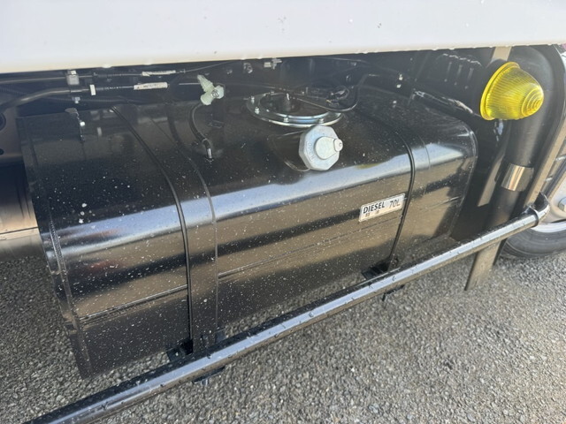 三菱ふそうキャンター冷凍車（冷蔵車）小型（2t・3t）[写真21]