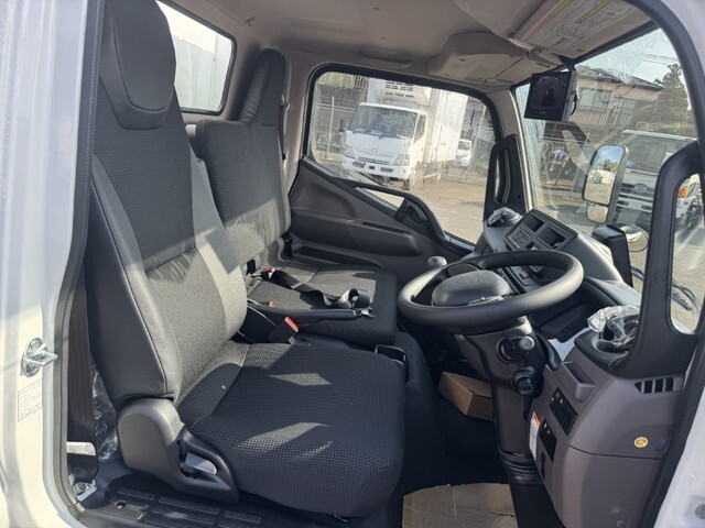 三菱ふそうキャンター冷凍車（冷蔵車）小型（2t・3t）[写真23]