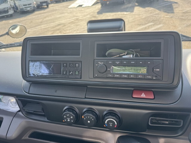 三菱ふそうキャンター冷凍車（冷蔵車）小型（2t・3t）[写真27]