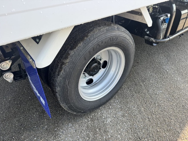 三菱ふそうキャンター冷凍車（冷蔵車）小型（2t・3t）[写真40]