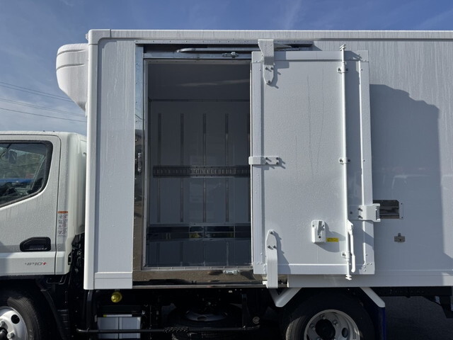 三菱ふそうキャンター冷凍車（冷蔵車）小型（2t・3t）[写真07]