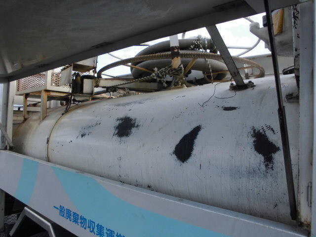 日野デュトロバキュームカー小型（2t・3t）[写真11]