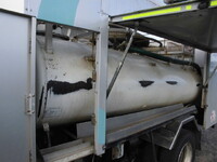 日野デュトロバキュームカー小型（2t・3t）[写真15]