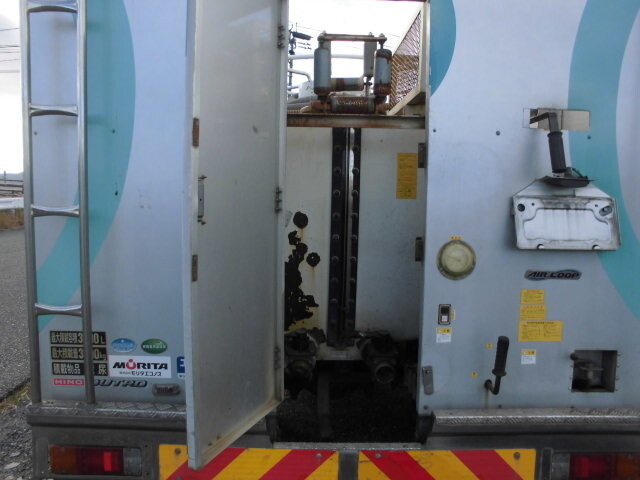 日野デュトロバキュームカー小型（2t・3t）[写真05]