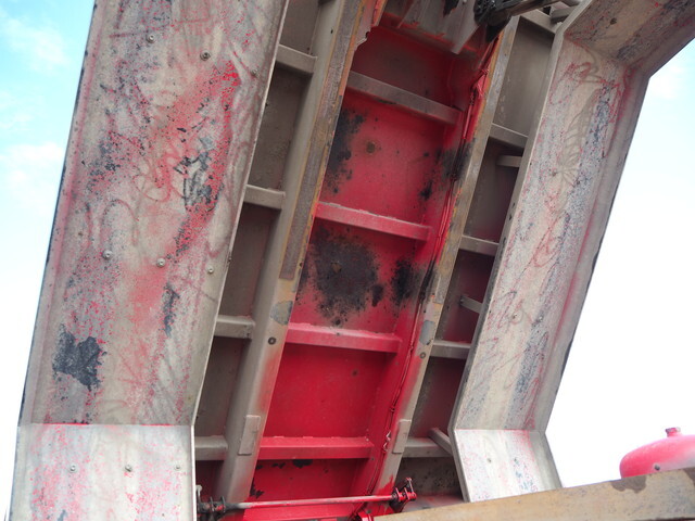 いすゞギガダンプ大型（10t）[写真10]