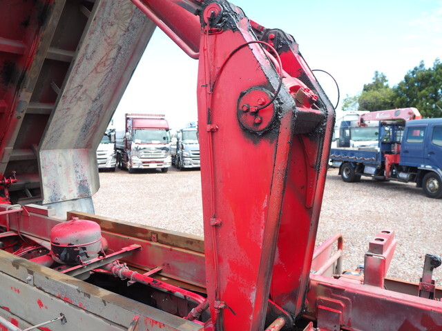 いすゞギガダンプ大型（10t）[写真11]