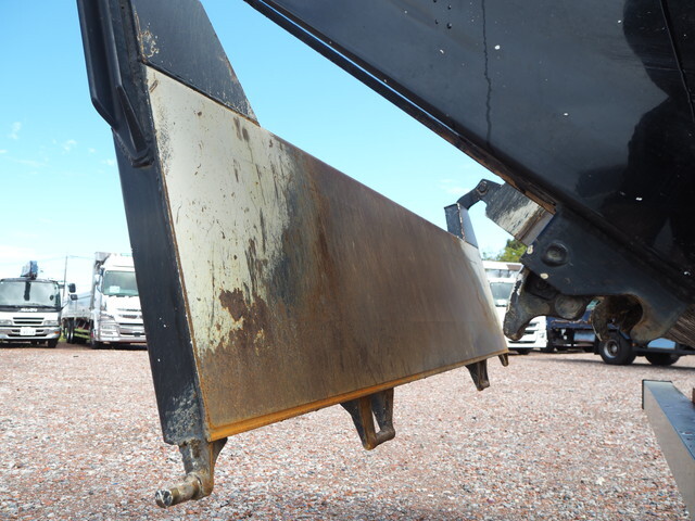 いすゞギガダンプ大型（10t）[写真19]