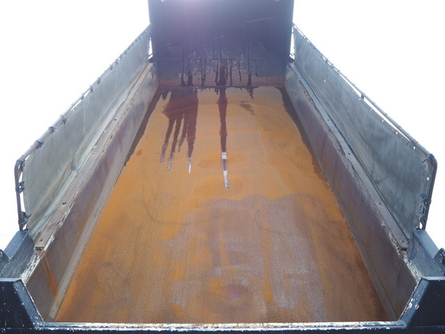 いすゞギガダンプ大型（10t）[写真20]