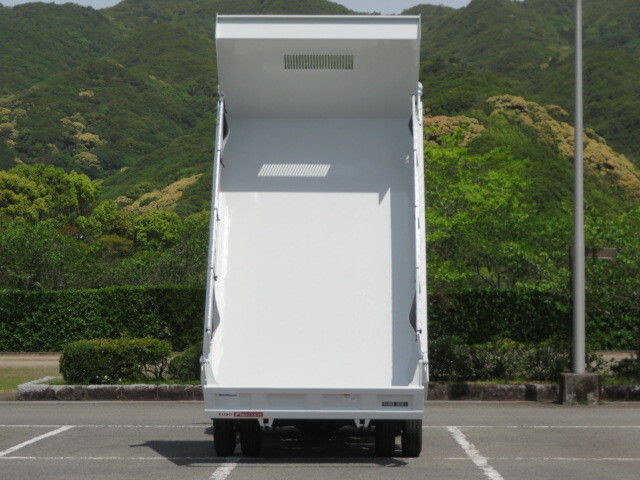 三菱ふそうファイターダンプ中型（4t）[写真08]