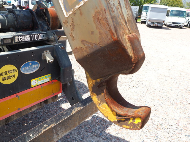 日野プロフィアコンテナ専用車大型（10t）[写真13]