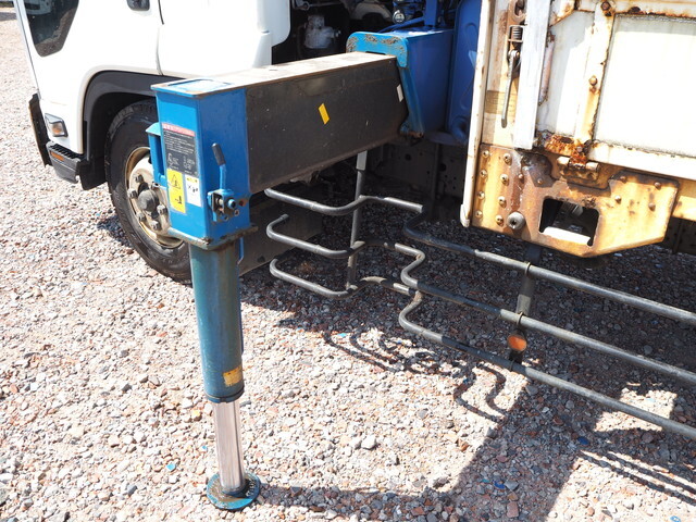 いすゞフォワードクレーン5段増トン（6t・8t）[写真15]