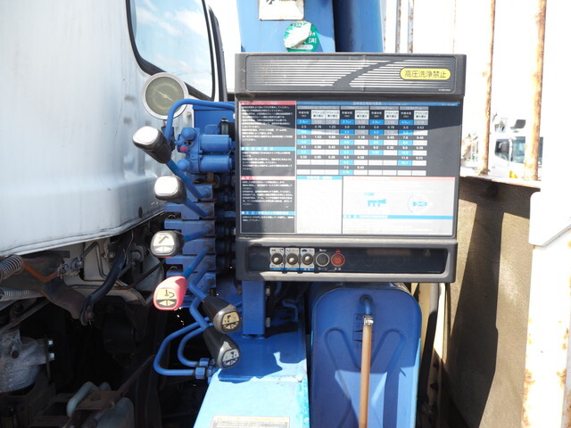 いすゞフォワードクレーン5段増トン（6t・8t）[写真16]