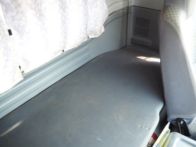 いすゞフォワードクレーン5段増トン（6t・8t）[写真35]