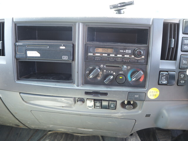 いすゞフォワードクレーン5段増トン（6t・8t）[写真36]