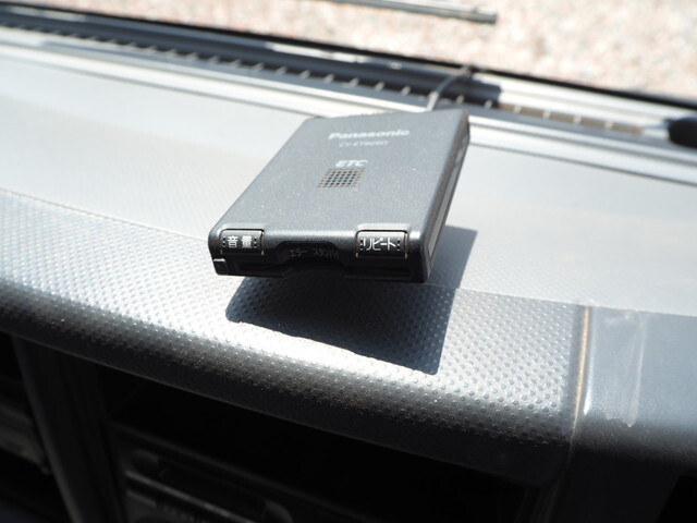 いすゞフォワードクレーン5段増トン（6t・8t）[写真37]