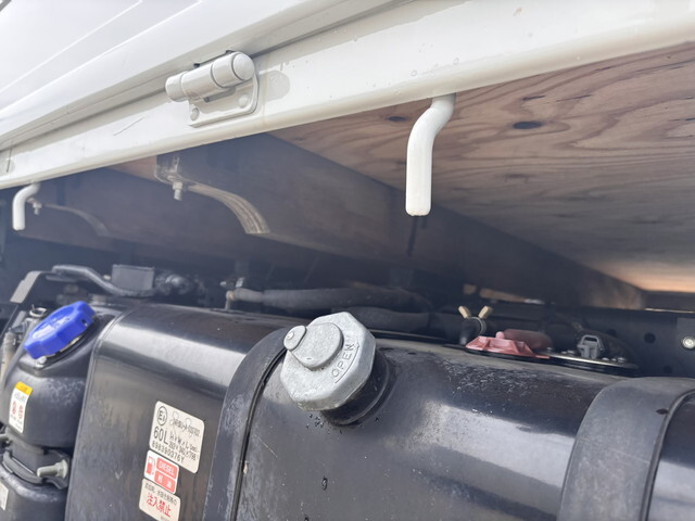 いすゞエルフ平ボディ小型（2t・3t）[写真13]