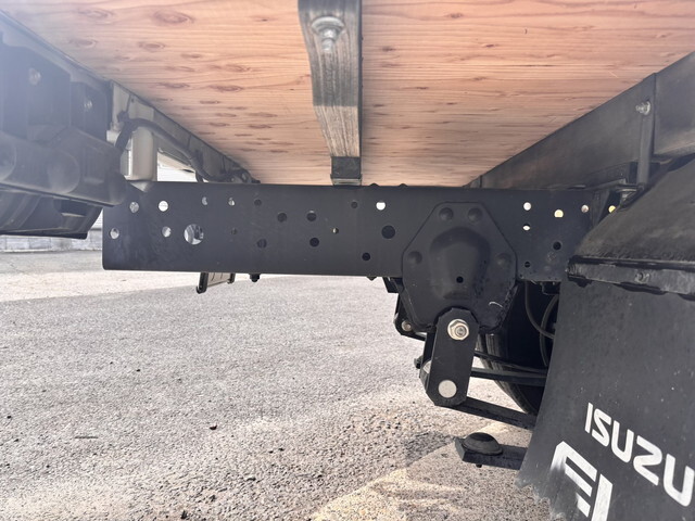 いすゞエルフ平ボディ小型（2t・3t）[写真15]