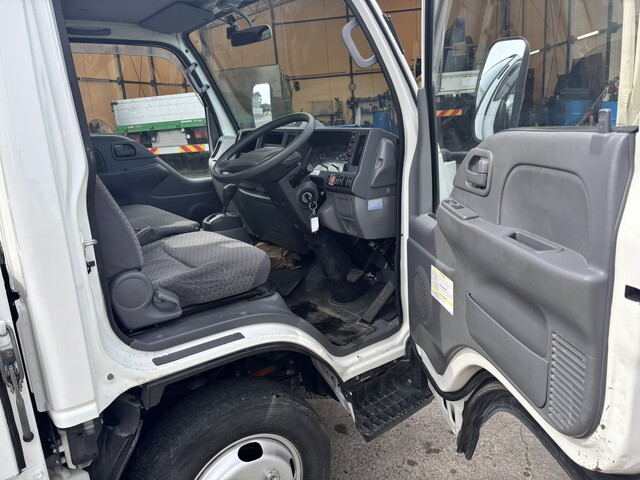 いすゞエルフ平ボディ小型（2t・3t）[写真27]