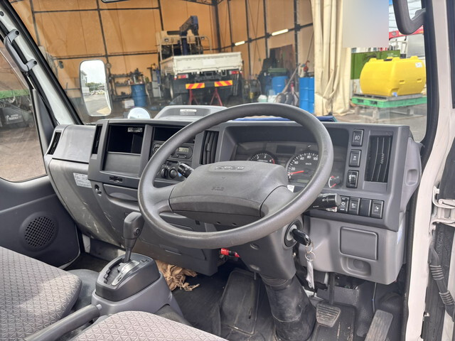 いすゞエルフ平ボディ小型（2t・3t）[写真28]