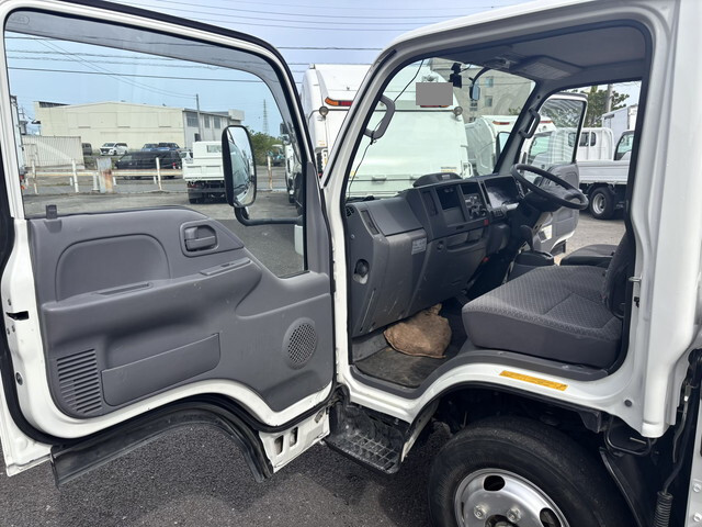 いすゞエルフ平ボディ小型（2t・3t）[写真37]