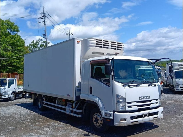 いすゞフォワード冷凍車（冷蔵車）中型（4t）[写真01]
