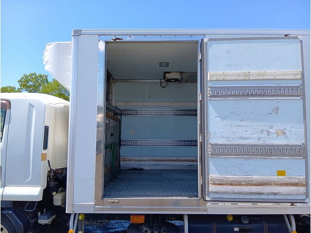 いすゞフォワード冷凍車（冷蔵車）中型（4t）[写真13]