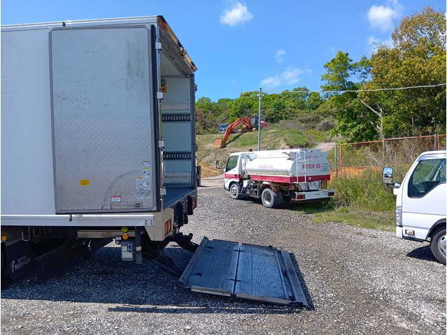 いすゞフォワード冷凍車（冷蔵車）中型（4t）[写真15]